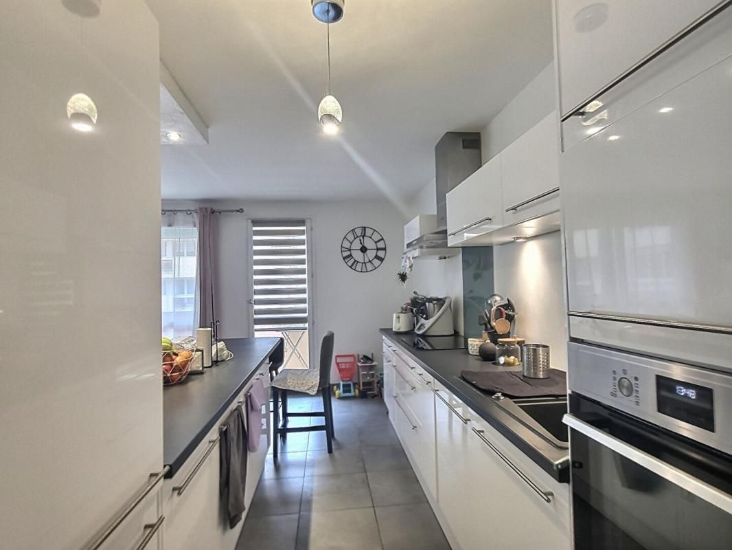 VAIRES-SUR-MARNE Appartement Vaires Sur Marne 4 pièces 83 m2 Résidence du Bois 2
