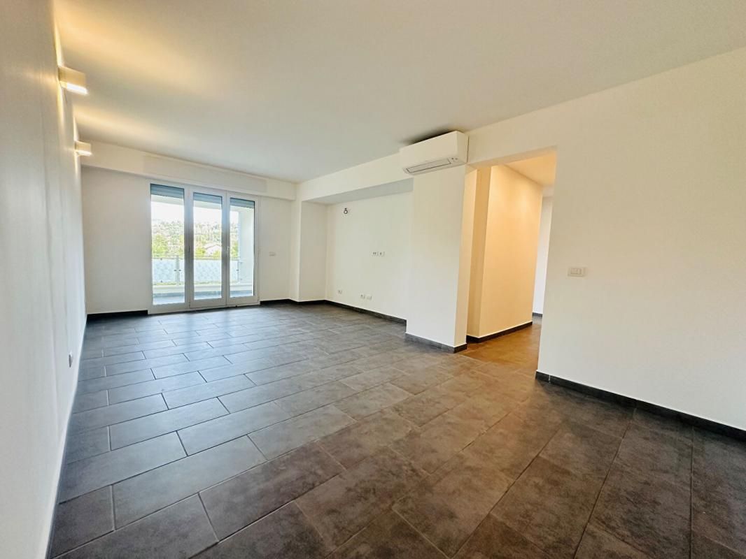 MOUANS-SARTOUX Appartement rénové Mouans Sartoux 3 pièces 60.72m2, 2 parkings + cave 4