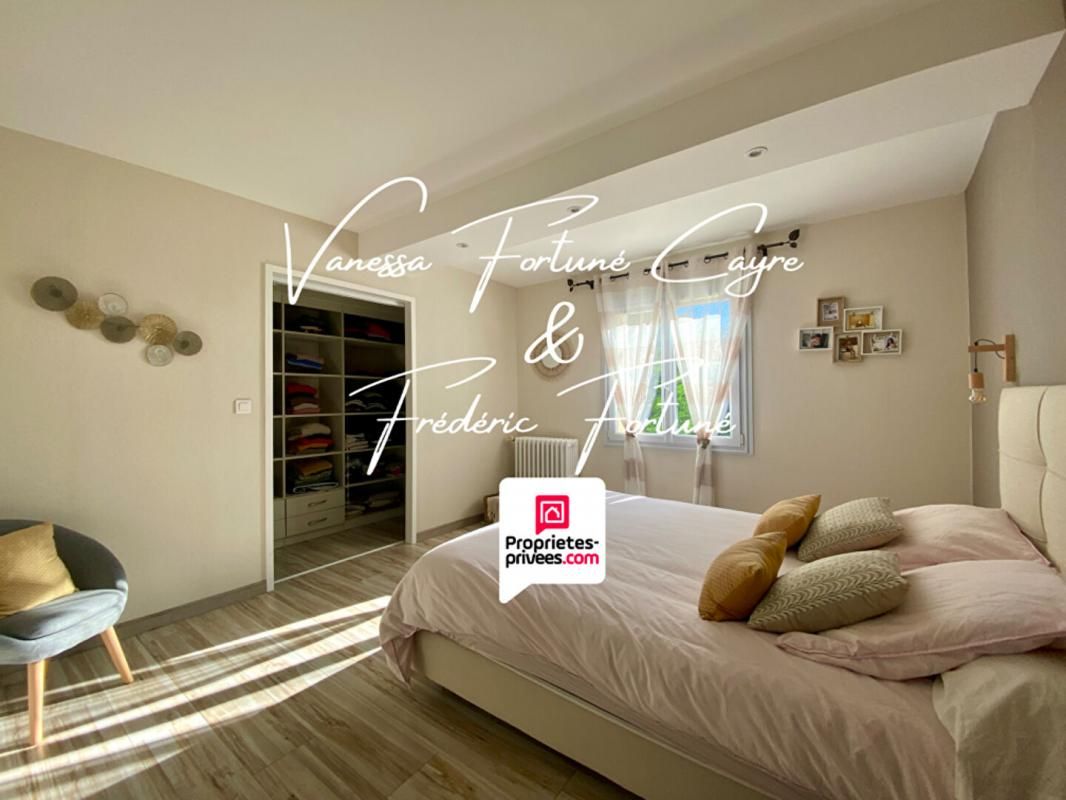 GALGON Maison en pierre 220m2 3