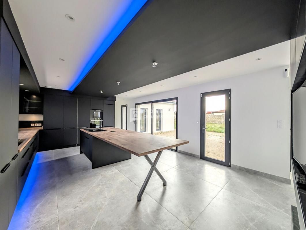 SIGOGNE Maison Contemporaine 2024 Nouveau Prix 4 pièce(s) 158 m2 SECTEUR LES MAITERIES PROCHE DE JARNAC 3