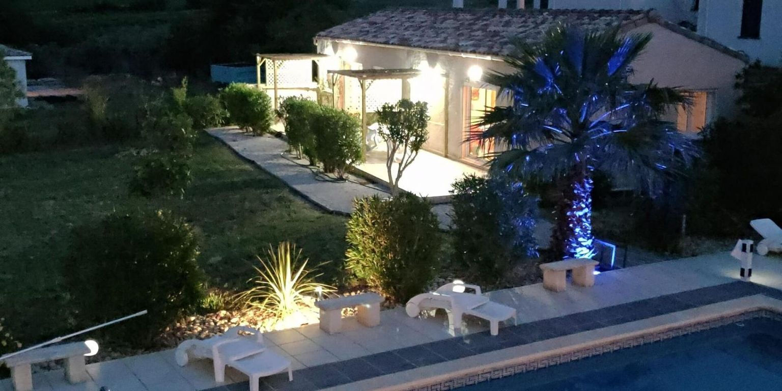 ADISSAN Villa exeptionnelle avec potentiel locatif sur un très grand terrain 4
