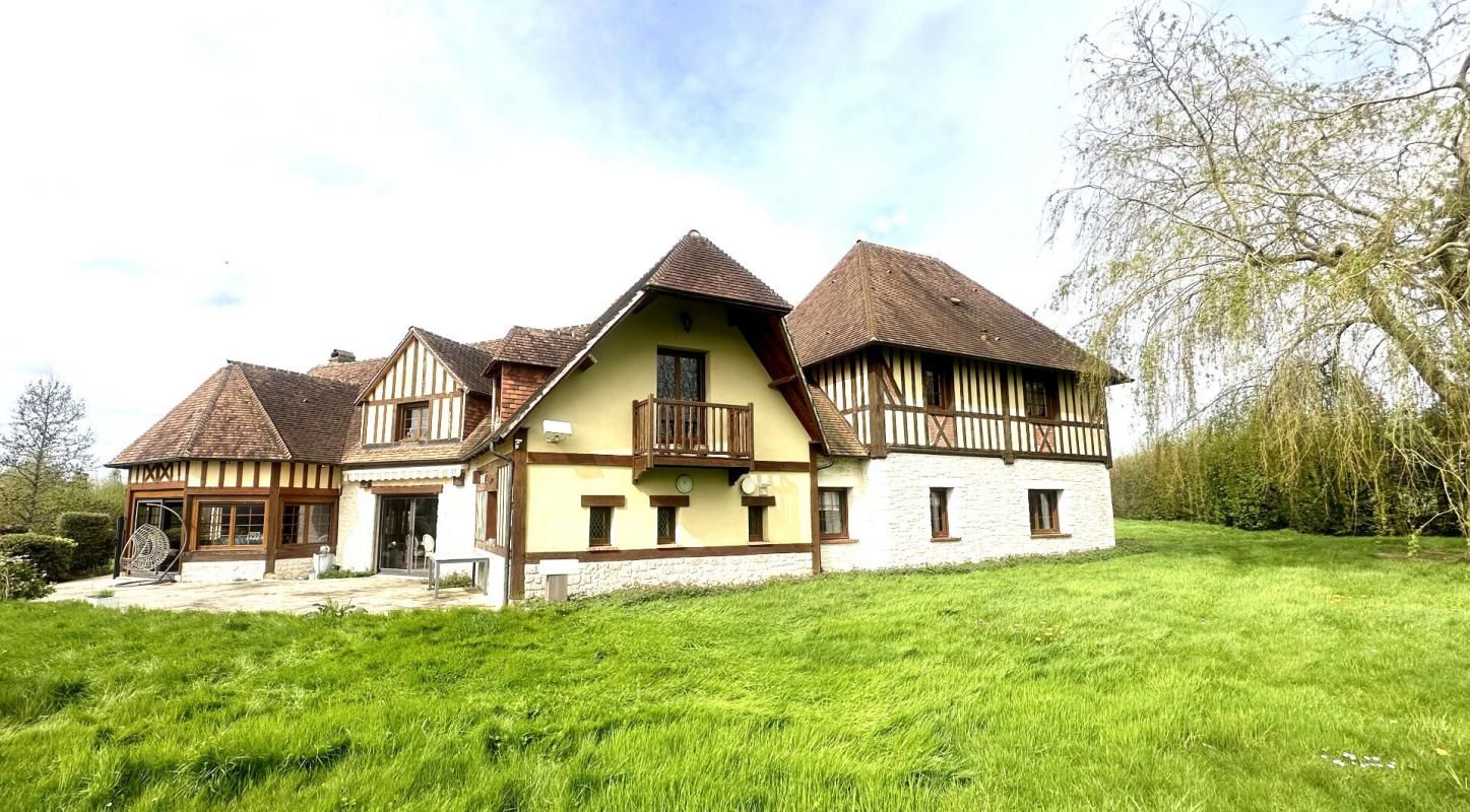Maison de 288 m² avec piscine chauffée