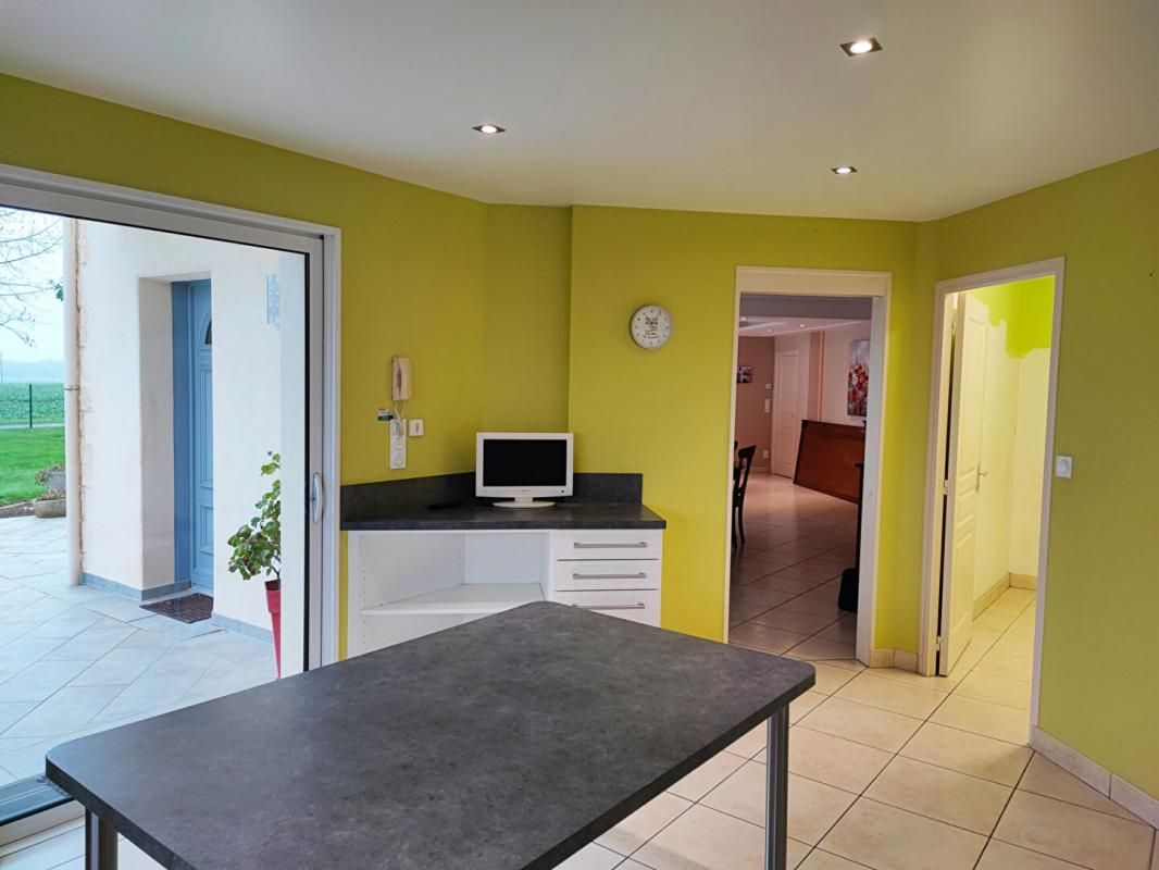 GAEL Maison 8 pièce(s) 181 m2 4