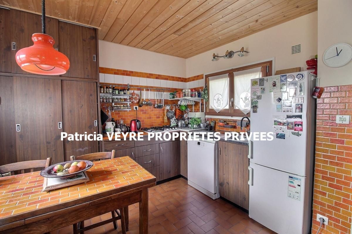BOURG-ARGENTAL BOURG ARGENTAL 42220 Maison de village 188 m² habitables 7 chambres sur 381 m² de terrain avec une activité de gite opérationnelle 4