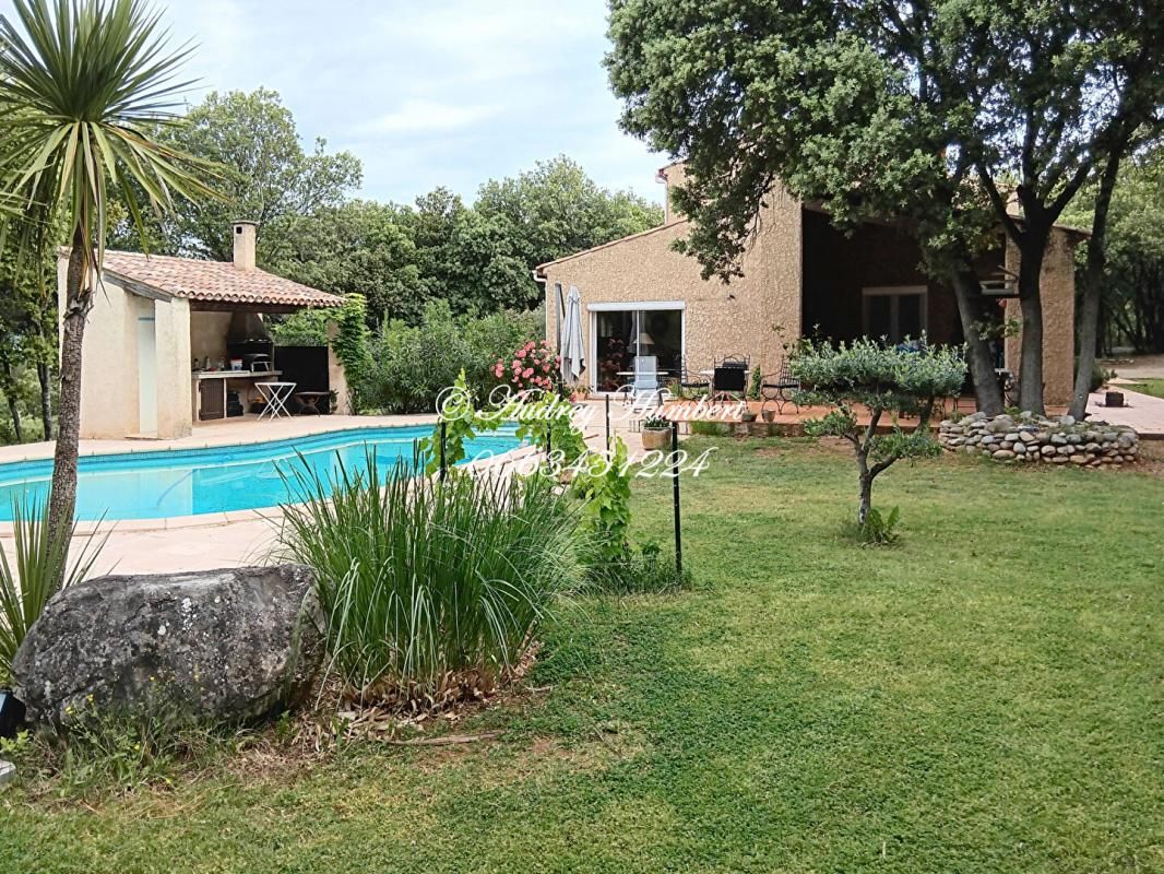 ORAISON, COUP DE COEUR pour cette Superbe Villa de 176 m² aux belles prestations sur Terrain arboré de 7000 m² avec piscine