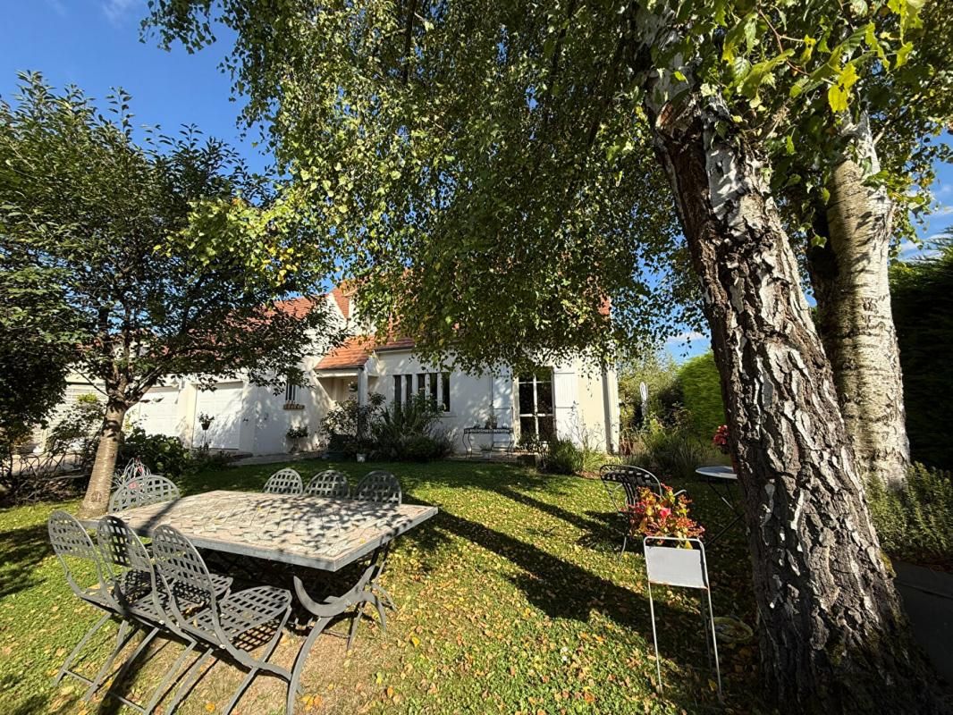 AUVERS-SUR-OISE Maison Auvers Sur Oise 8 pièce(s) 144 m2 4