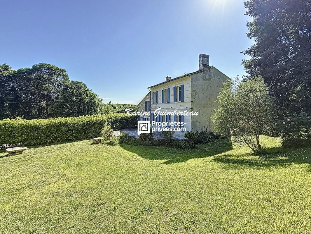 Maison de campagne en pierre 208 m2 + dépendance