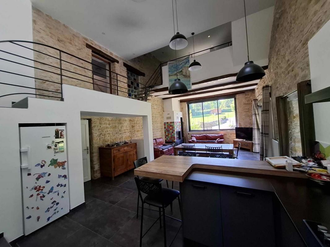 BOHAS-MEYRIAT-RIGNAT Maison 200 m2en pierres du Revermont 3