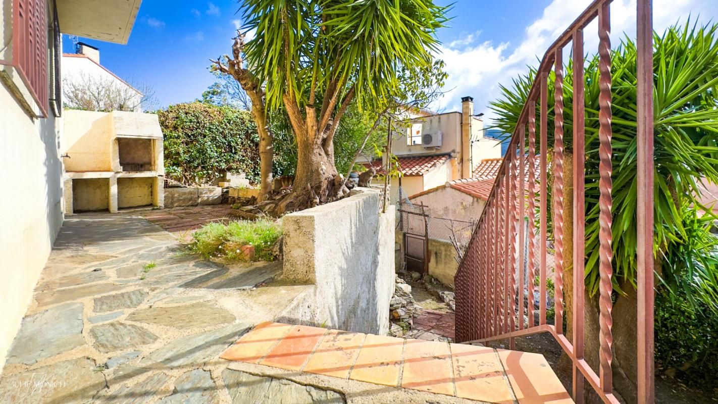 BANYULS-SUR-MER Maison, Immeuble, 9 pièces, double garage, jardin 2