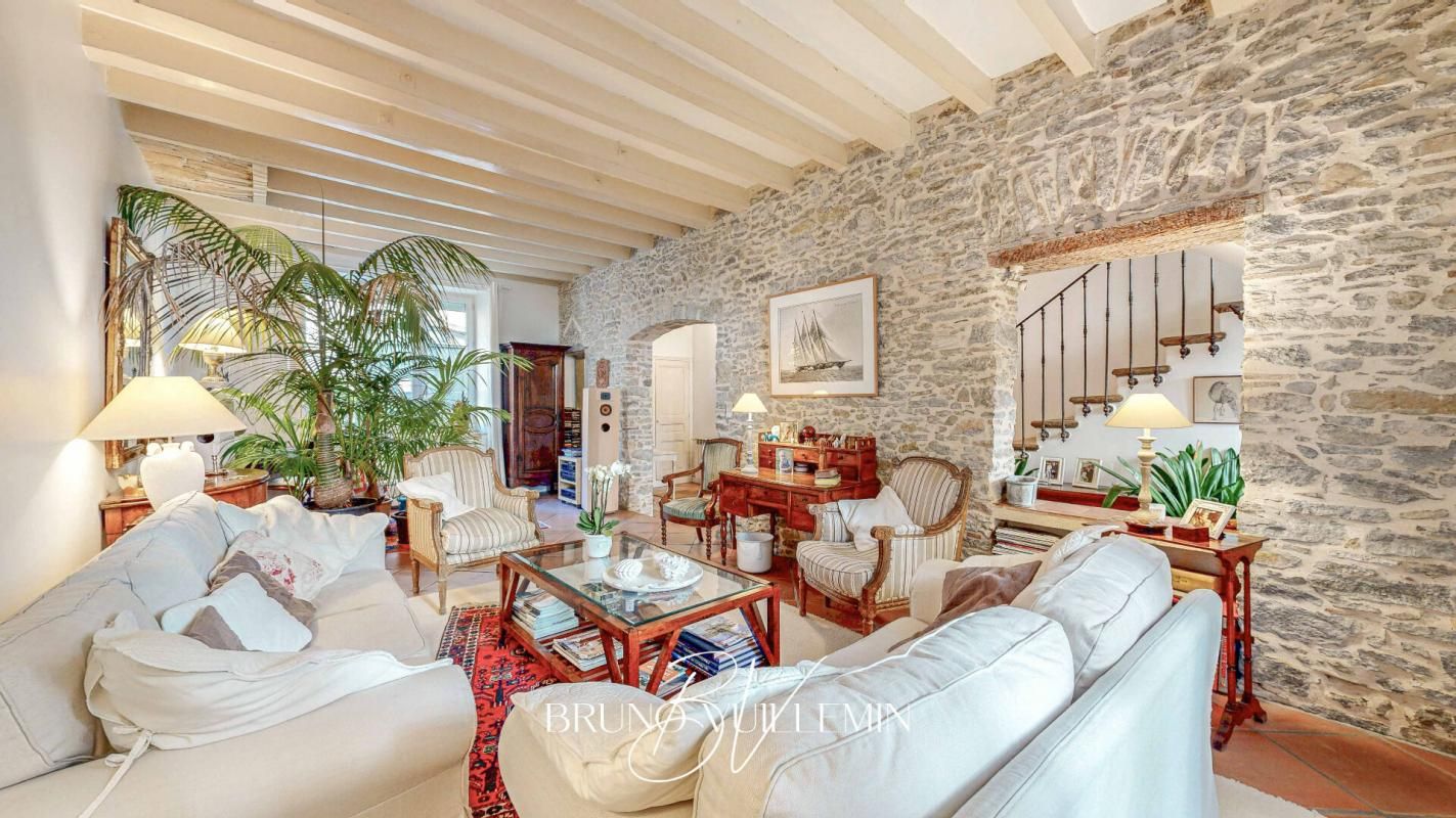MAISON DE MAITRE / QUARTIER RECHERCHE