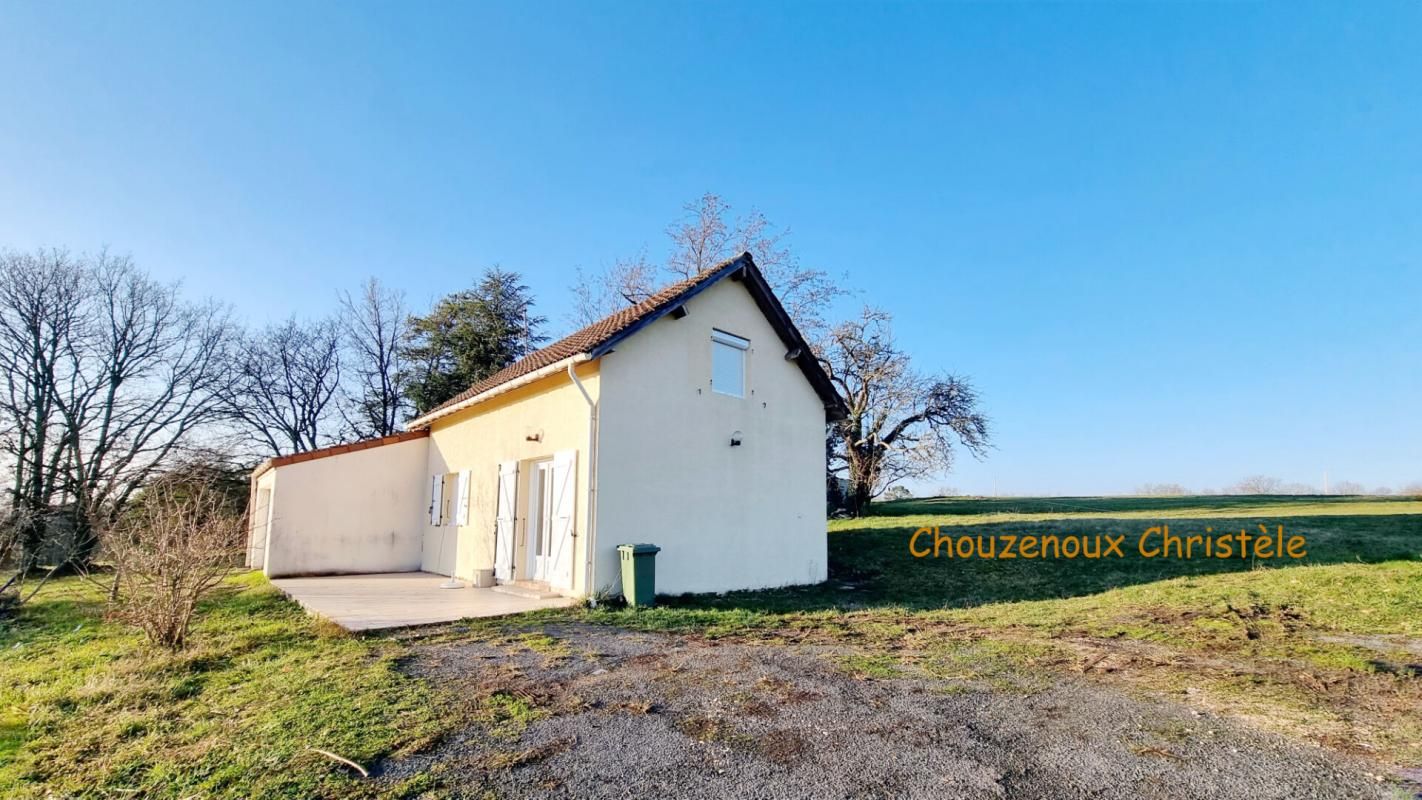 SERGEAC 24290 SERGEAC : Maison  sur 8000m² 2