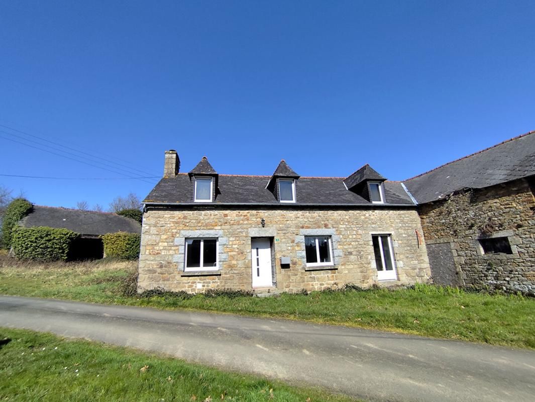Longère en pierres 4 chambres à finir de rénover