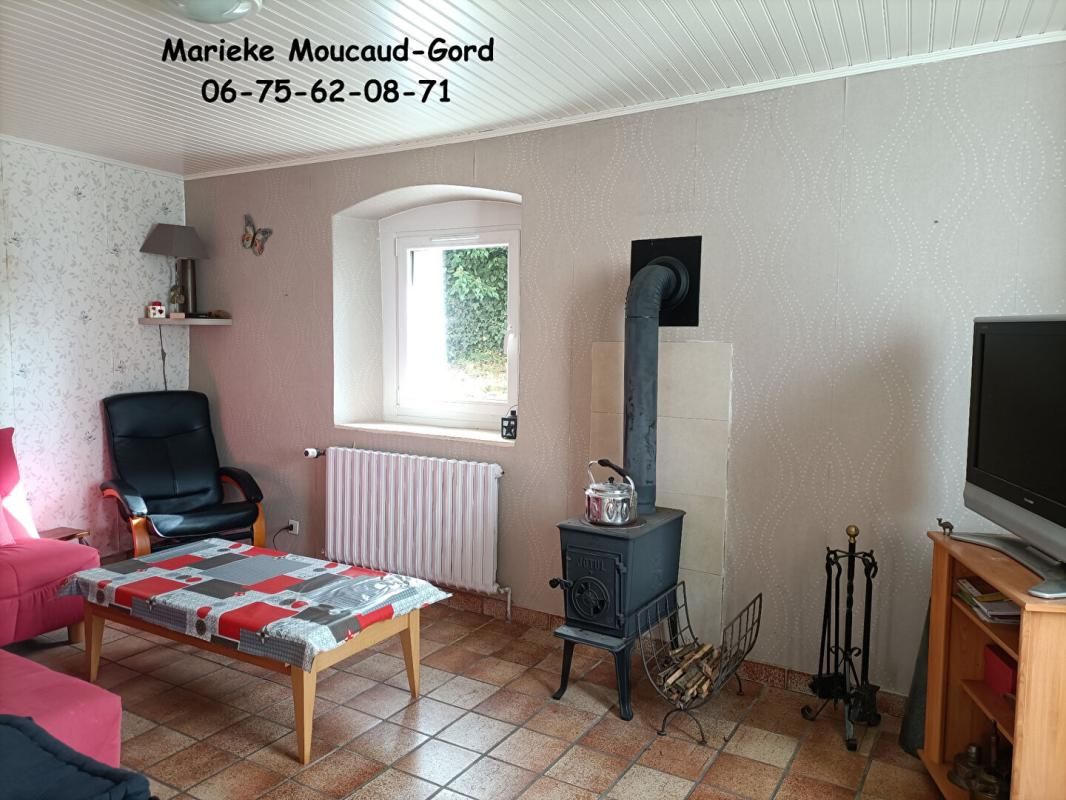 VALPRIVAS Belle petite maison à Valprivas 70 m² deux chambres et jardin 92 000 4