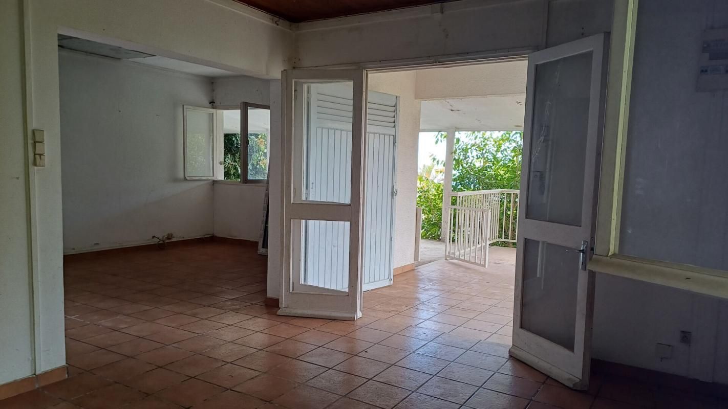 97430 le Tampon Appartement 3 pièce(s) 82 m2 sur 628m² terrain