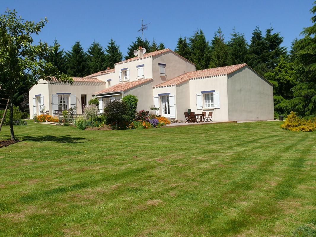 Maison 13 pièces, 300 m²
