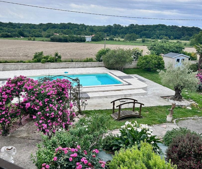 AIRE-SUR-L'ADOUR Grande MAISON FAMILIALE, rénovation récente et décoration contemporaine 3