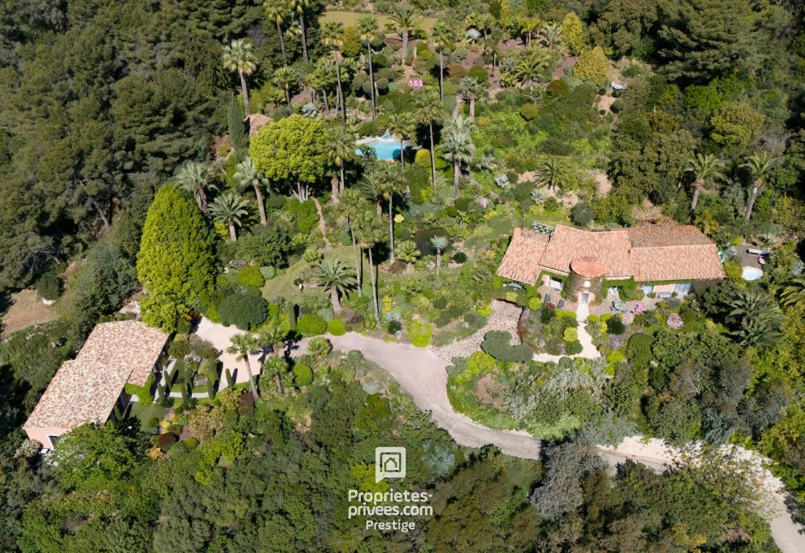 Domaine de charme en Provence - 2 maisons vue mer - 10 pièce(s) 372 m2