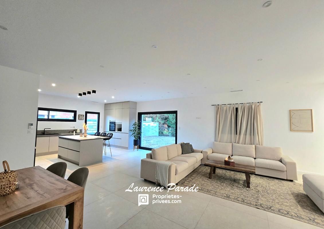 Maison  moderne proche commodités avec jardin et terrasse