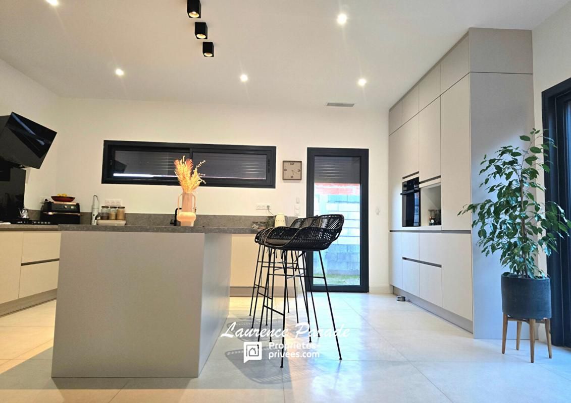SAINT-SEURIN-SUR-L'ISLE Maison moderne proche commodités avec jardin et terrasse 4