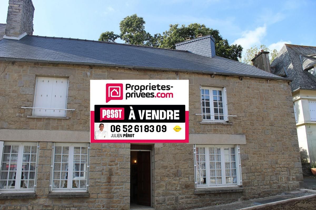 Côtes d'Armor 22150 Plouguenast. Maison en pierres, 4 chambres + Terrain constructible avec garage et abri de jardin
