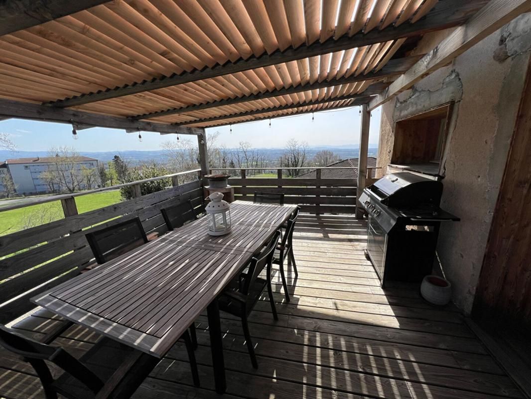 THIERS Maison Thiers 8 pièce(s) +/-180 m2 avec terrain de +/- 1300m2, garage et vue panoramique sur chaine des Puy 2