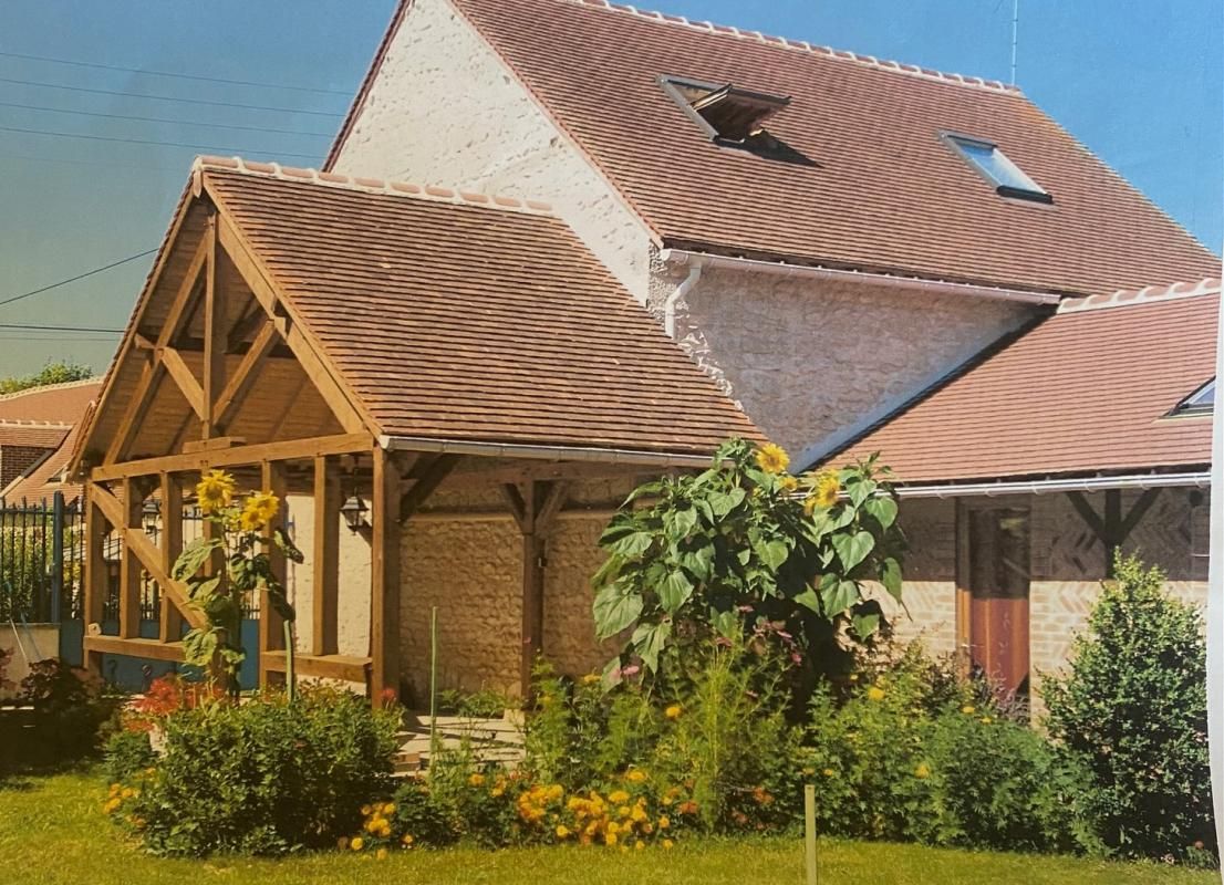 CORQUILLEROY 1h30 de PARIS - A VENDRE ATYPIQUE GRANGE RENOVÉE de 110 m2, comprenant 2 CHAMBRES, TERRAIN 1084 m2 2