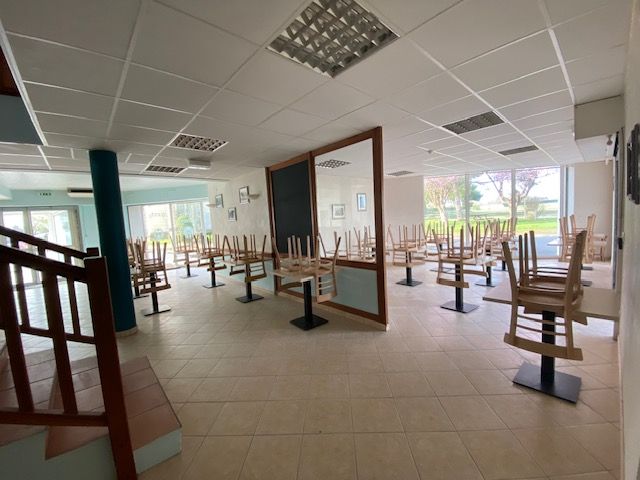 EXCLUSIVITE - LOCAL BAR RESTAURANT EQUIPE A LOUER 264 m²