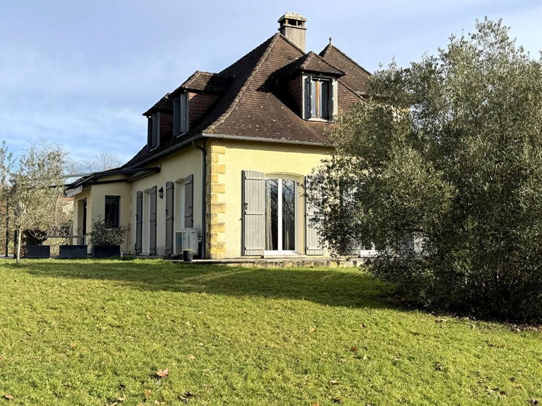 SAINT-ASTIER Maison type périgourdine 230 m2 2