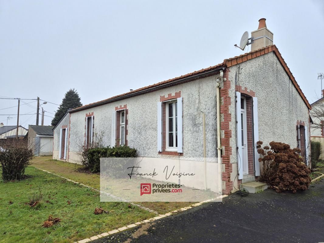 LES HERBIERS Maison de 77 m2 A VENDRE  aux Herbiers avec 2 chambres et 1 bureau sur une parcelle de 916 m2 2