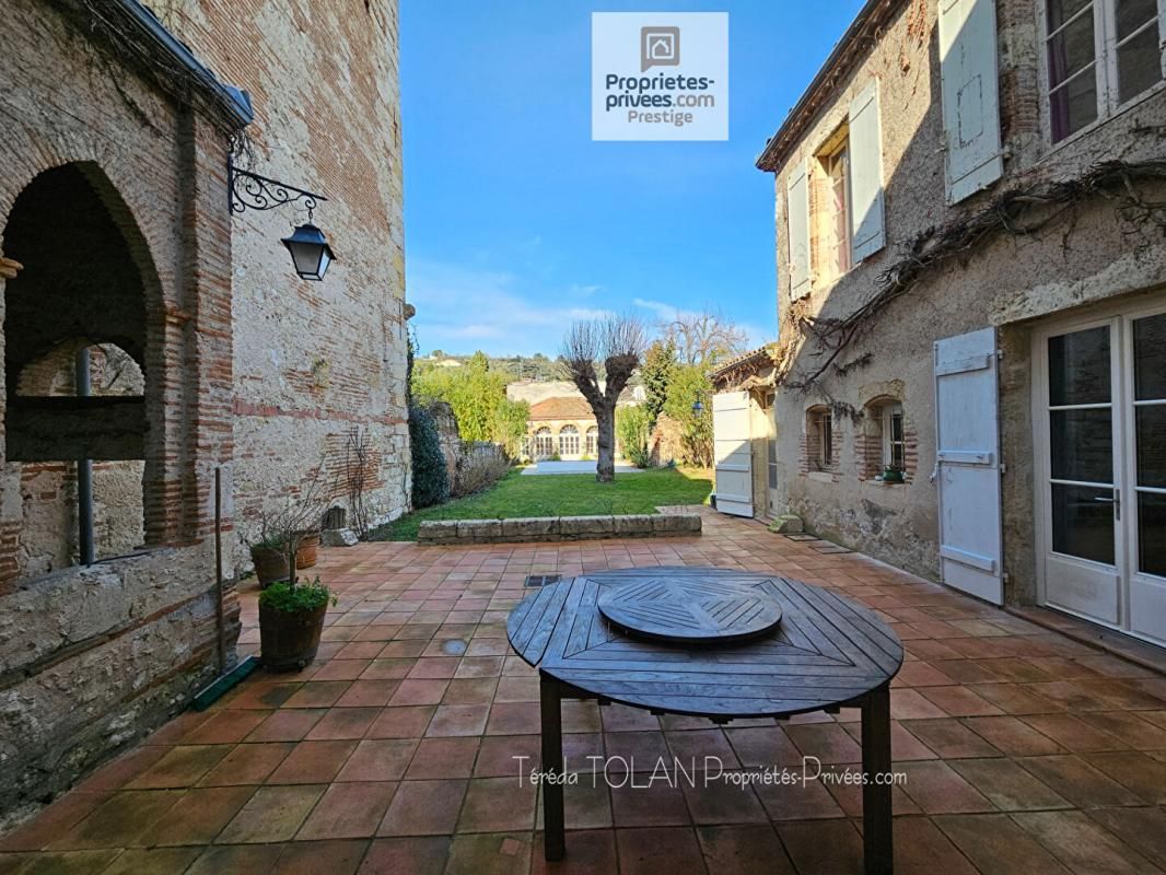AGEN AGEN COEUR HISTORIQUE : MAISON BOURGEOISE 10 PIECES - 380 M² - PARC - PISCINE - DOUBLE GARAGE 4