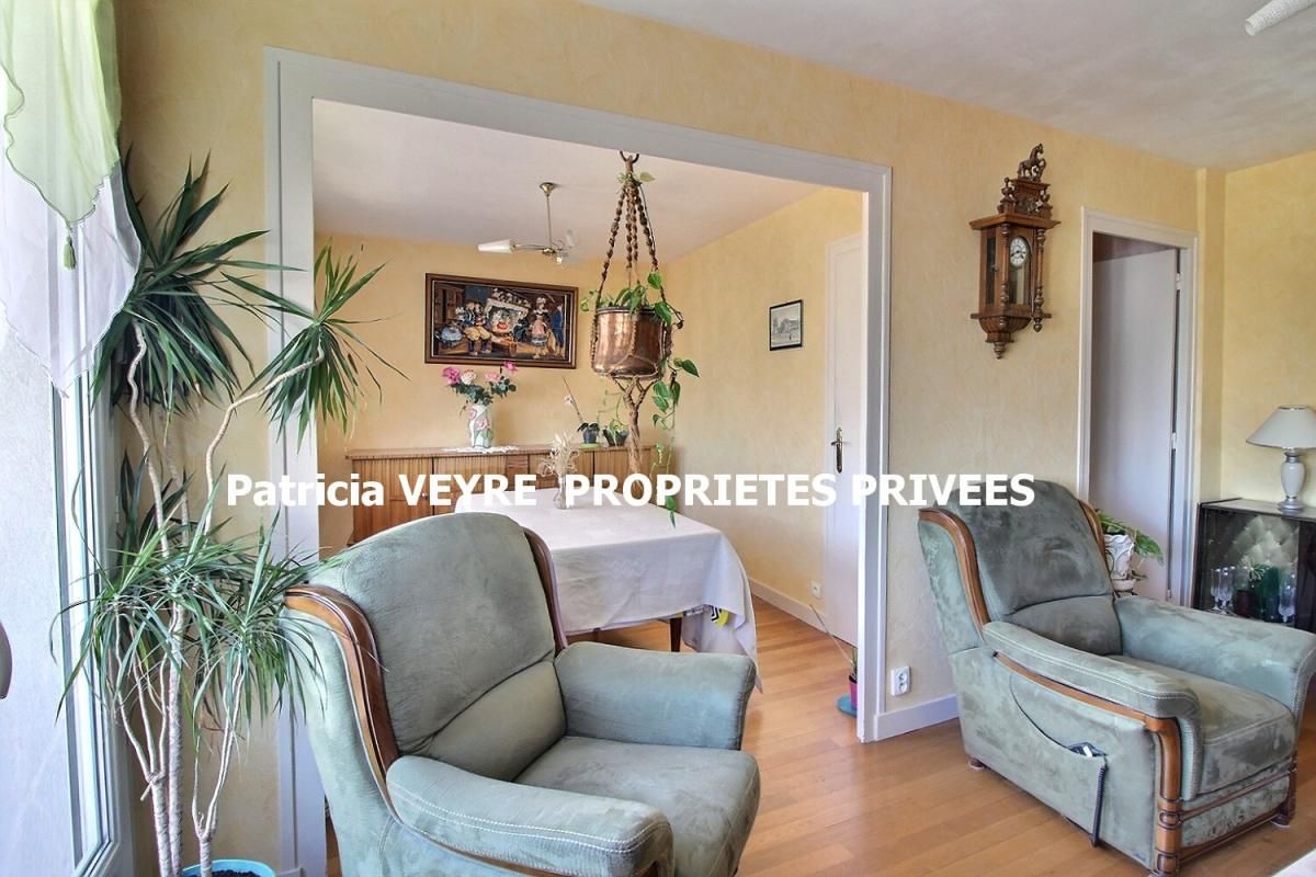 SAINT-ETIENNE SAINT-ETIENNE FAURIEL VIVARAISE appartement de 80 m² avec DEUX GARAGES fermés plus une cave 4