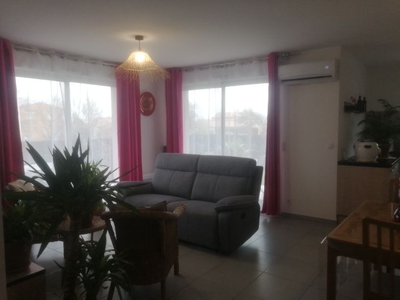 PERET Superbe appartement T3 64 m² RDJ 110m² 2