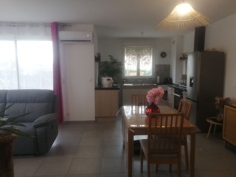 PERET Superbe appartement T3 64 m² RDJ 110m² 4