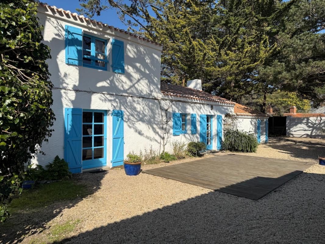 Charmante maison ancienne - centre ville L'EPINE - 142 m2