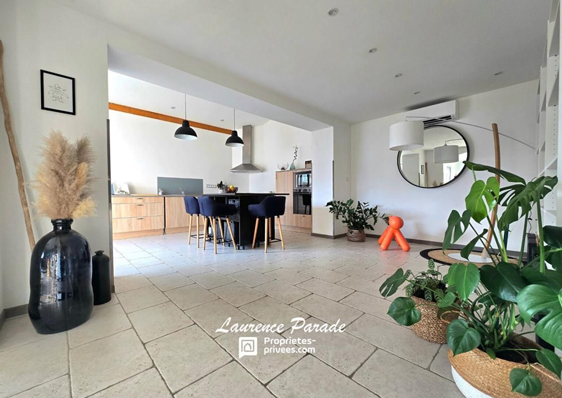 SAINT-LOUBES Maison renovée avec garage et piscine 3