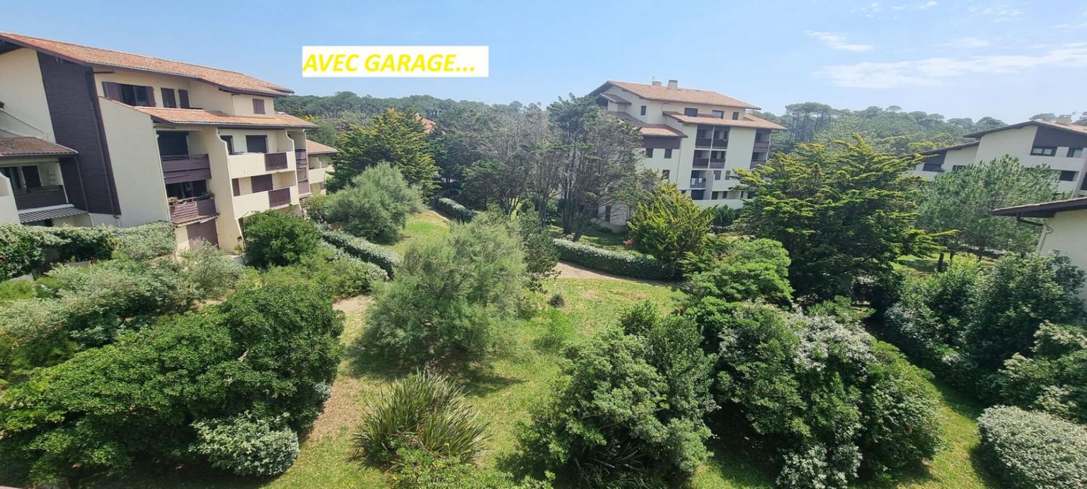 Appartement plus garage au calme avec loggia à 100 m de la plage et du centre