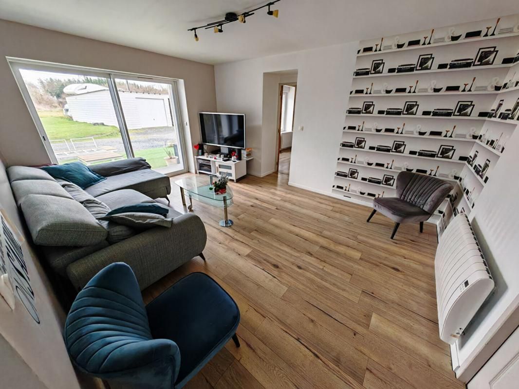 ARTHON Exclu : Maison familiale habitable de suite à Arthon avec jardin, garages, au calme 3