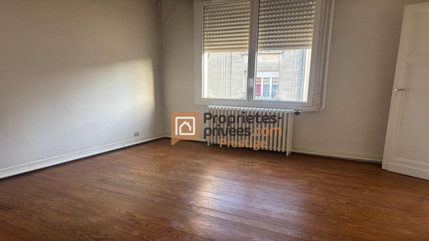 BORDEAUX Appartement Bordeaux barrière de Pessac 4 pièce(s) 102 m2 et Garage 2