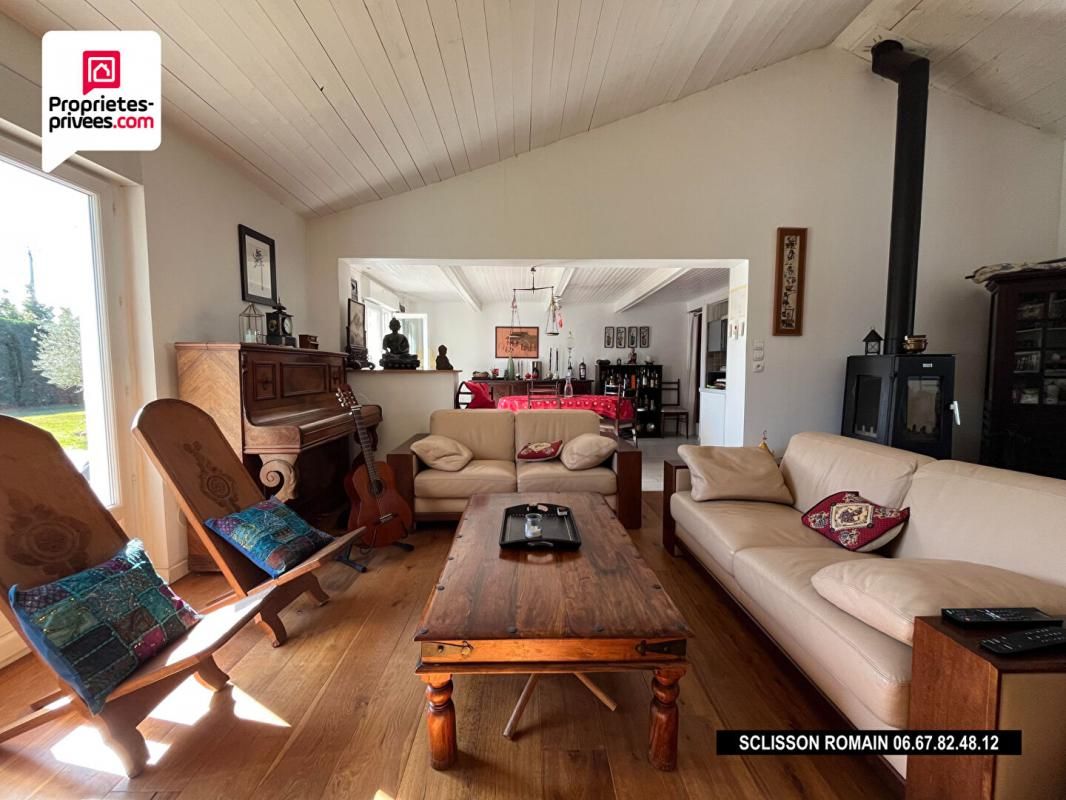 SOULAC-SUR-MER Villa Soulac Sur Mer 8 pièce(s) -165 m2 - 4 chambres - studio indépendant - jardin- piscine - PRIX 452 357HAI 3