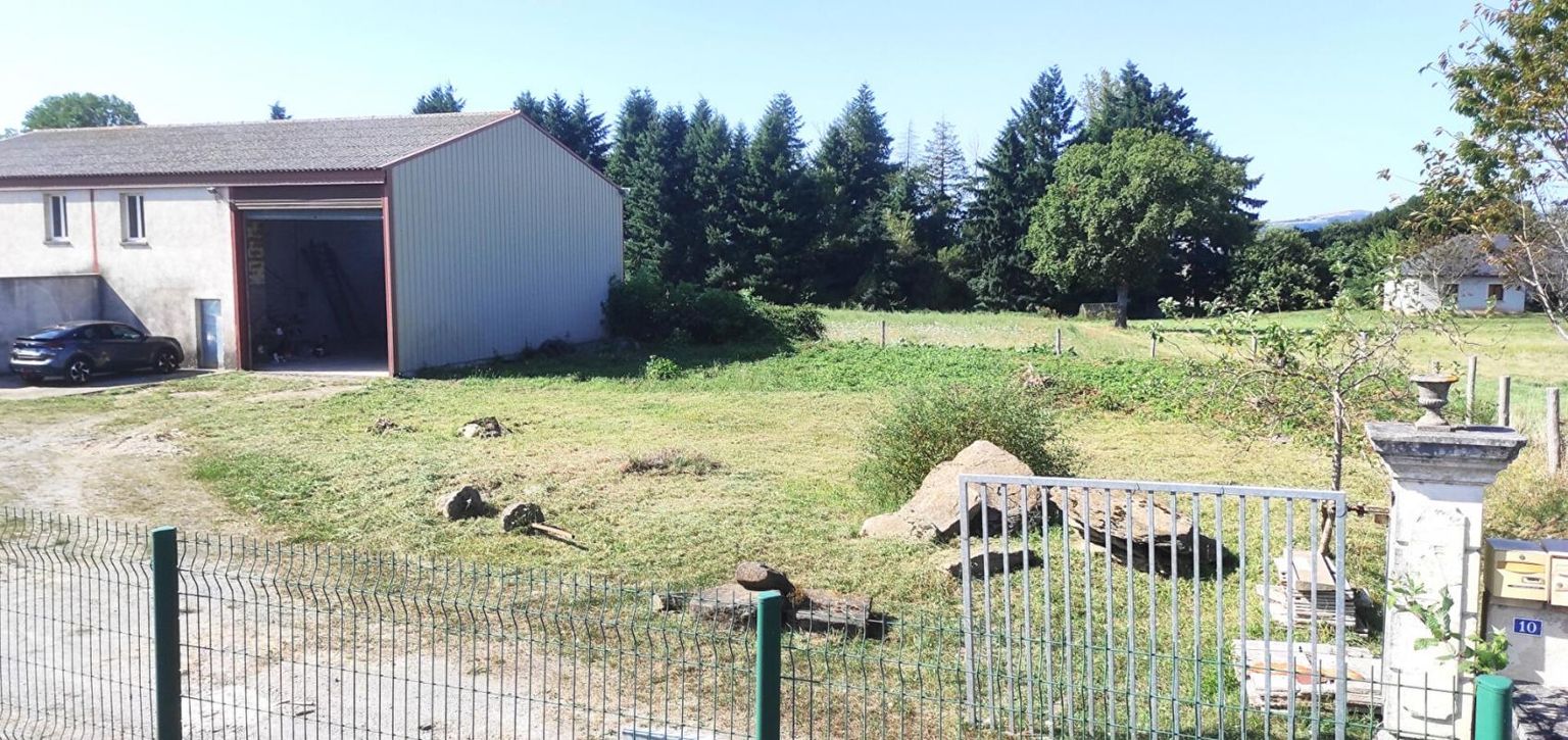 VILLEFRANCHE-DE-PANAT Atelier/bureau de 130m2 au sol sur une parcelle constructible de 1250m2 3