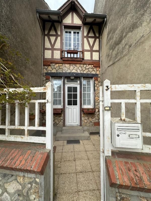 PUSSAY Maison Pussay 5 pièce(s) 170 m2 2