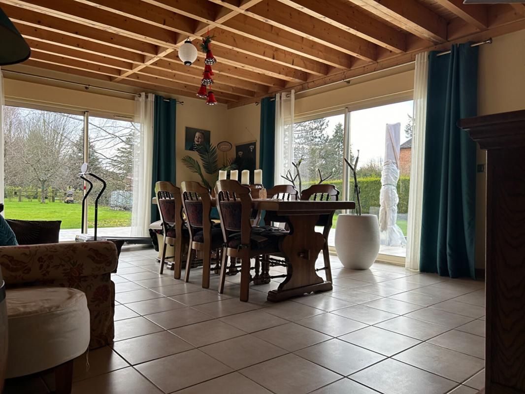 LISIEUX 14100 - Maison 236 m²  belles prestations - 4 chambres  471 600 Euros 4