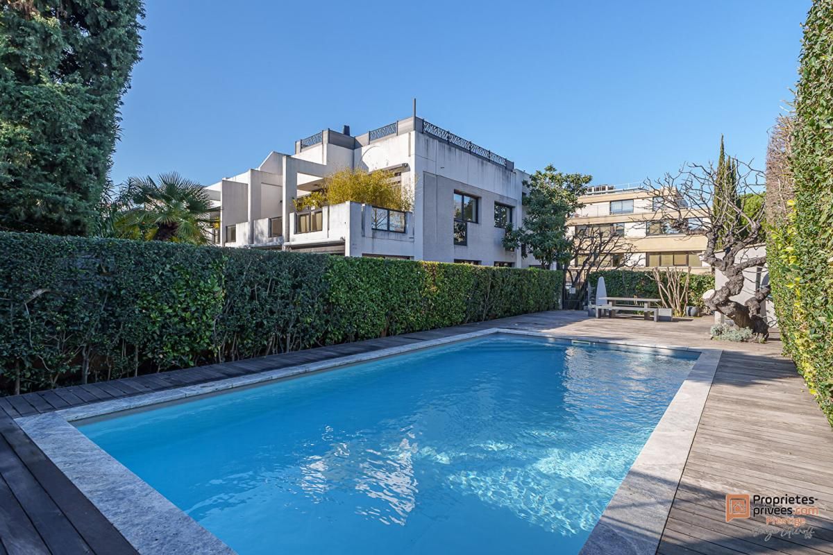 MARSEILLE-8E-ARRONDISSEMENT Marseille 13008 - Appartement Villa Triplex T4/5 d'exception avec jardin, terrasse, piscine, en bordure du Parc Borely 1.495.000 2