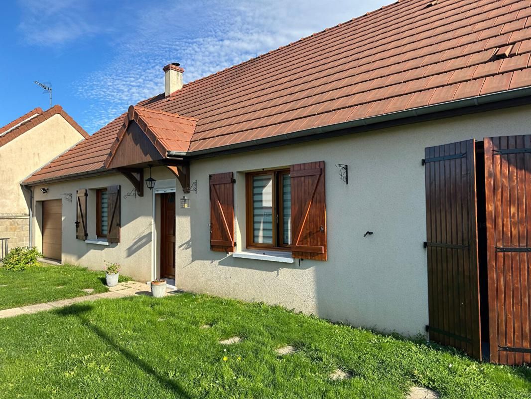 Maison de plain-pied, 4 chambres, jardin et garage