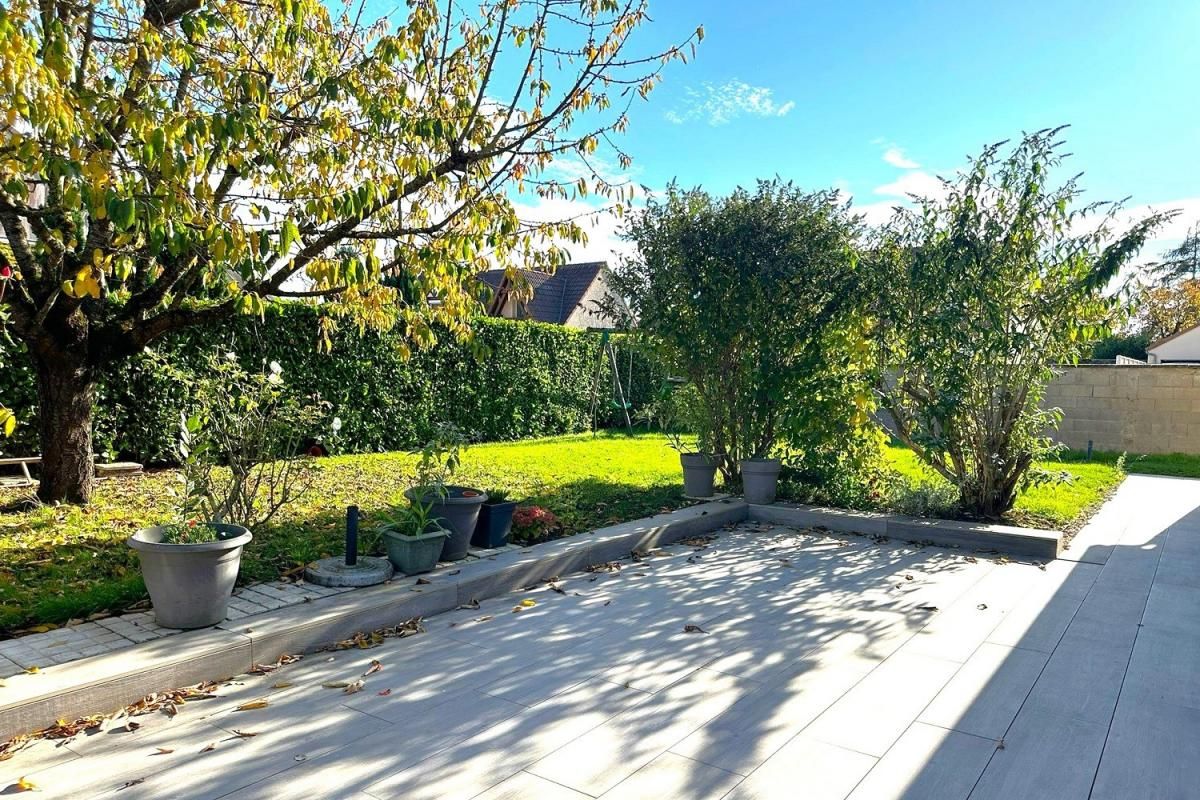 TOURY Maison de plain-pied, 4 chambres, jardin et garage 4
