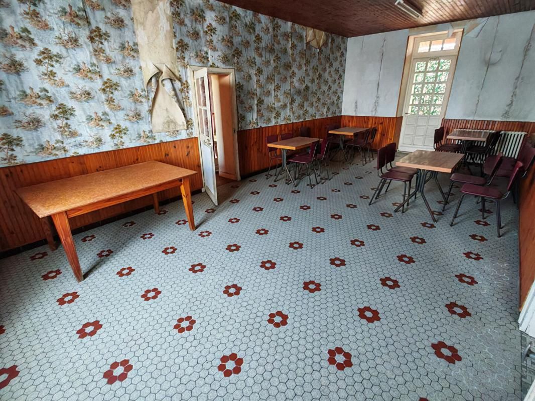 MONTIPOURET Exclu : très grande maison à rénover, Montipouret,10 pièces, 225 m2, multiples possibilités 3