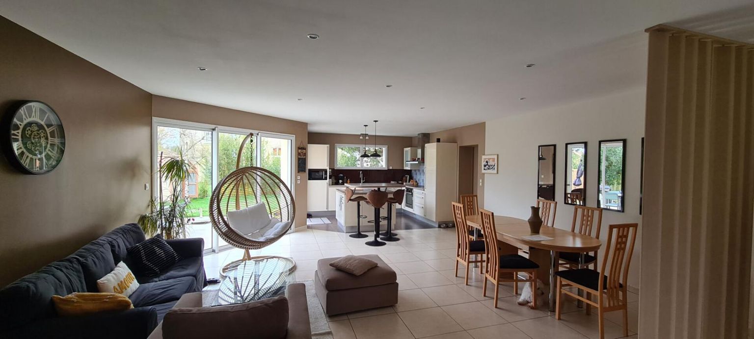 GORGES Maison Gorges 7 P . 4 Chs . 1 Bureau . 151.67 M² . T 720 M² . Garage . Terrasse . Abri 3