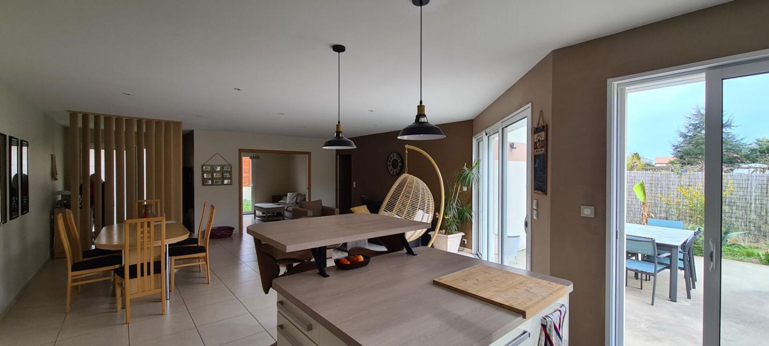 GORGES Maison Gorges 7 P . 4 Chs . 1 Bureau . 151.67 M² . T 720 M² . Garage . Terrasse . Abri 4