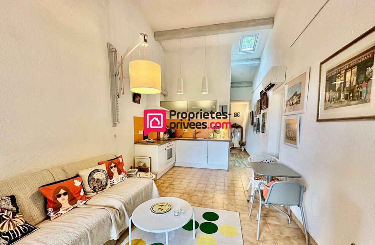 BORMES-LES-MIMOSAS Appartement 2 pièces avec terrasse, garage et une place de parking privative 2
