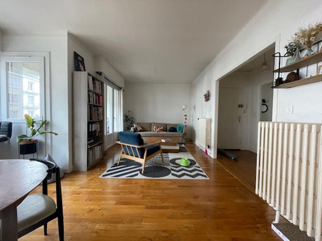 Appart spacieux - Centre Ville - 3 chambres / 2 stationnements 114 m2